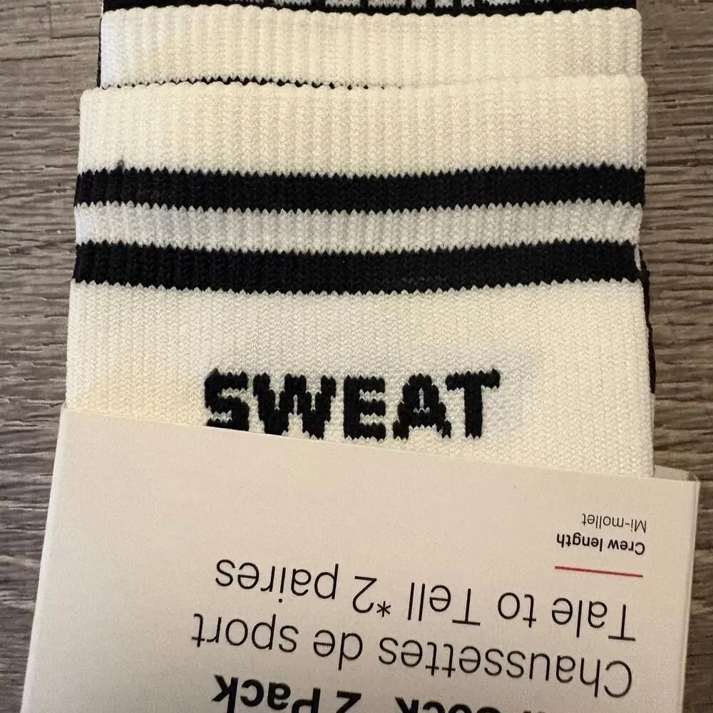 Lululemon Tale to Tell Crew Socks 2 Pack White Black M/L